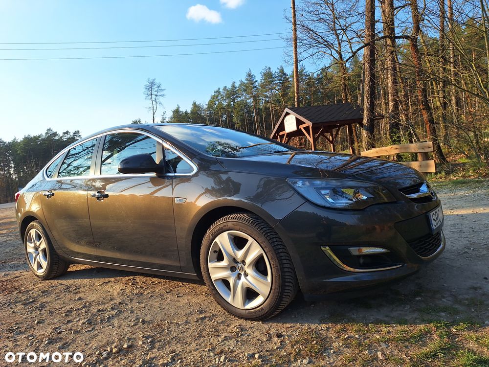 Opel Astra 1.4 Turbo - 2