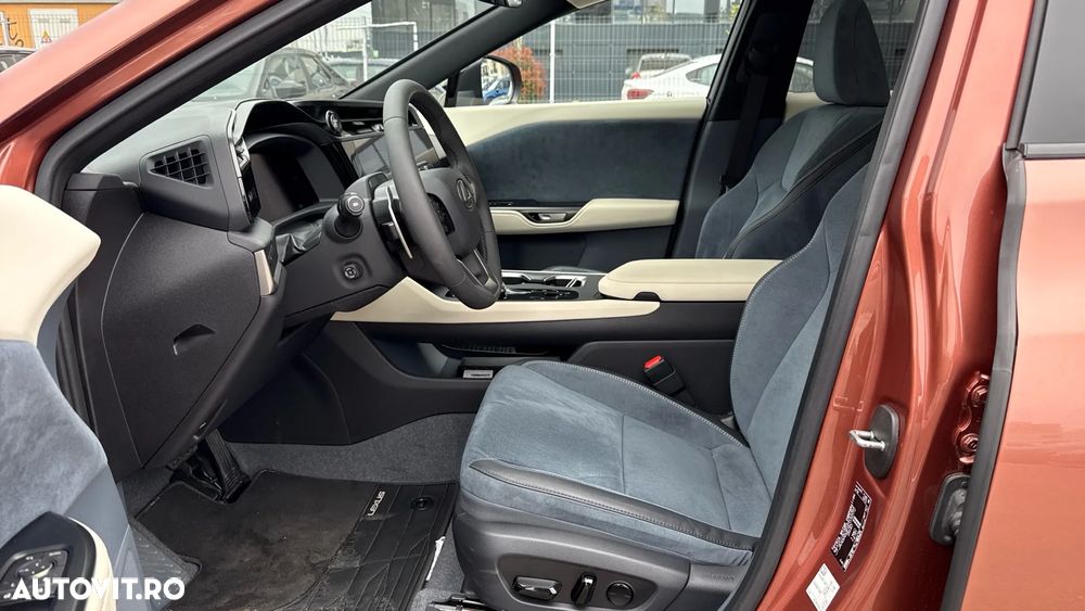 Lexus RZ 450e AWD Luxury - 13