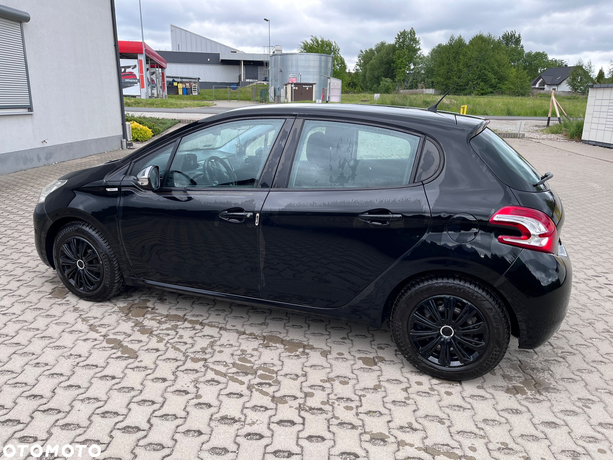 Peugeot 208 - 6
