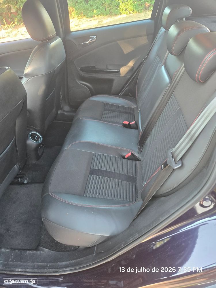 Alfa Romeo Giulietta 1.6 JTDM Distinctive - 9