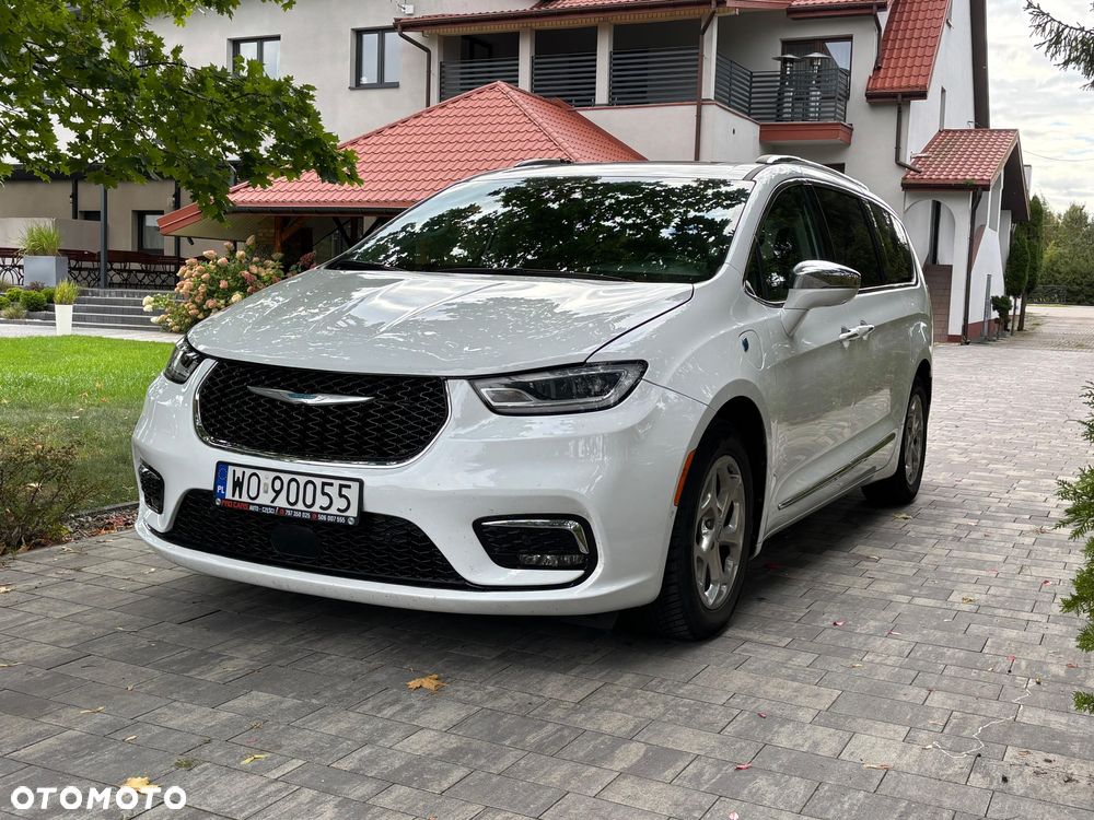 Chrysler Pacifica - 1