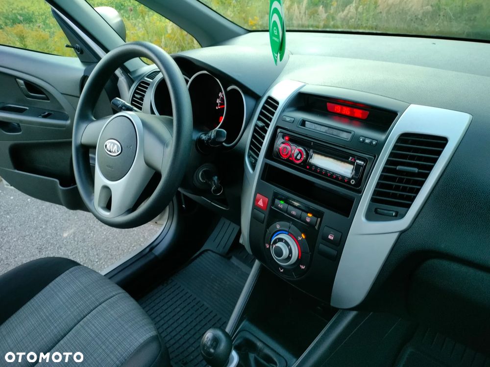 Kia Venga 1.4 CVVT Vision - 22