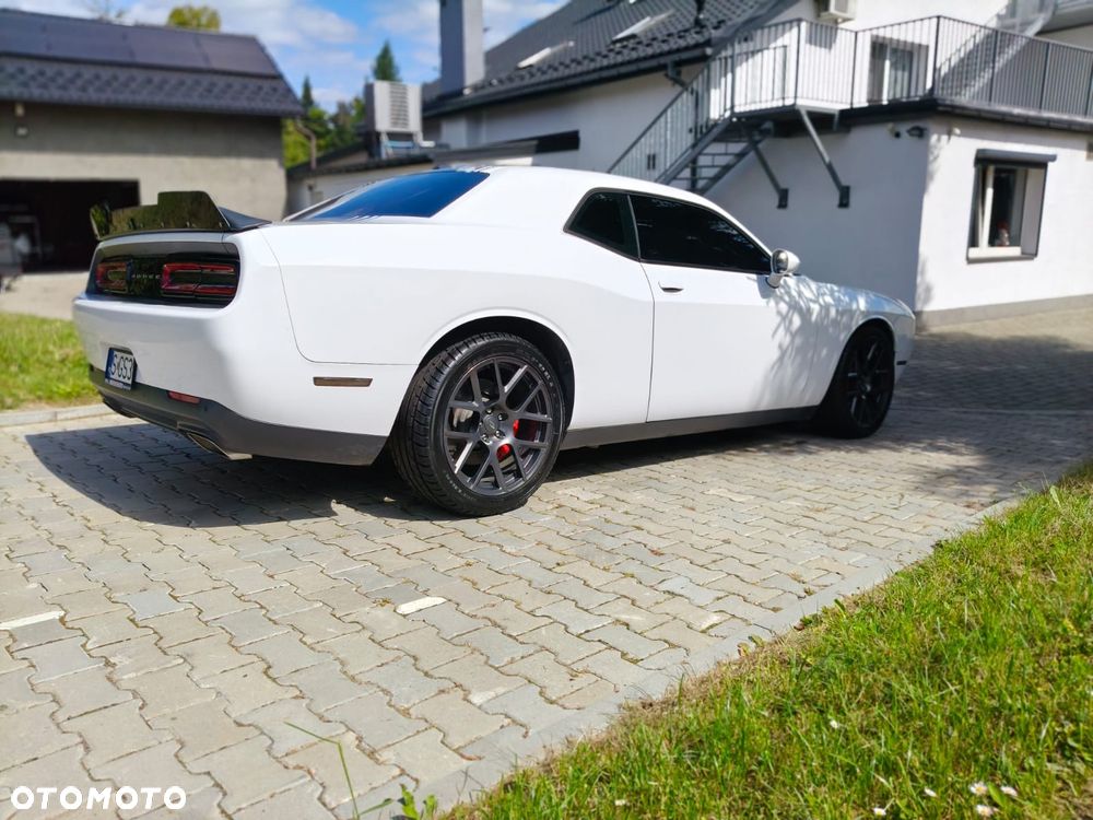 Dodge Challenger - 6
