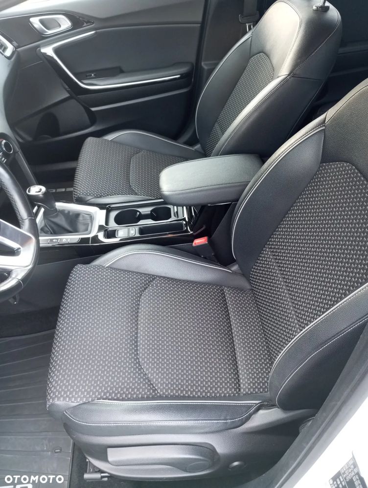 Kia Ceed 1.5 T-GDI L Business Line - 10