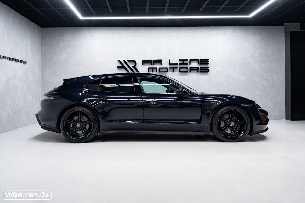 Porsche Taycan Sport Turismo - 8