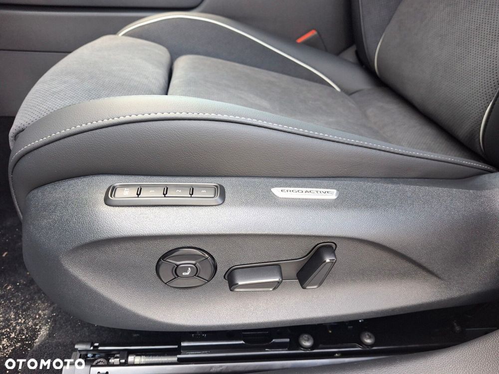 Volkswagen Passat - 12