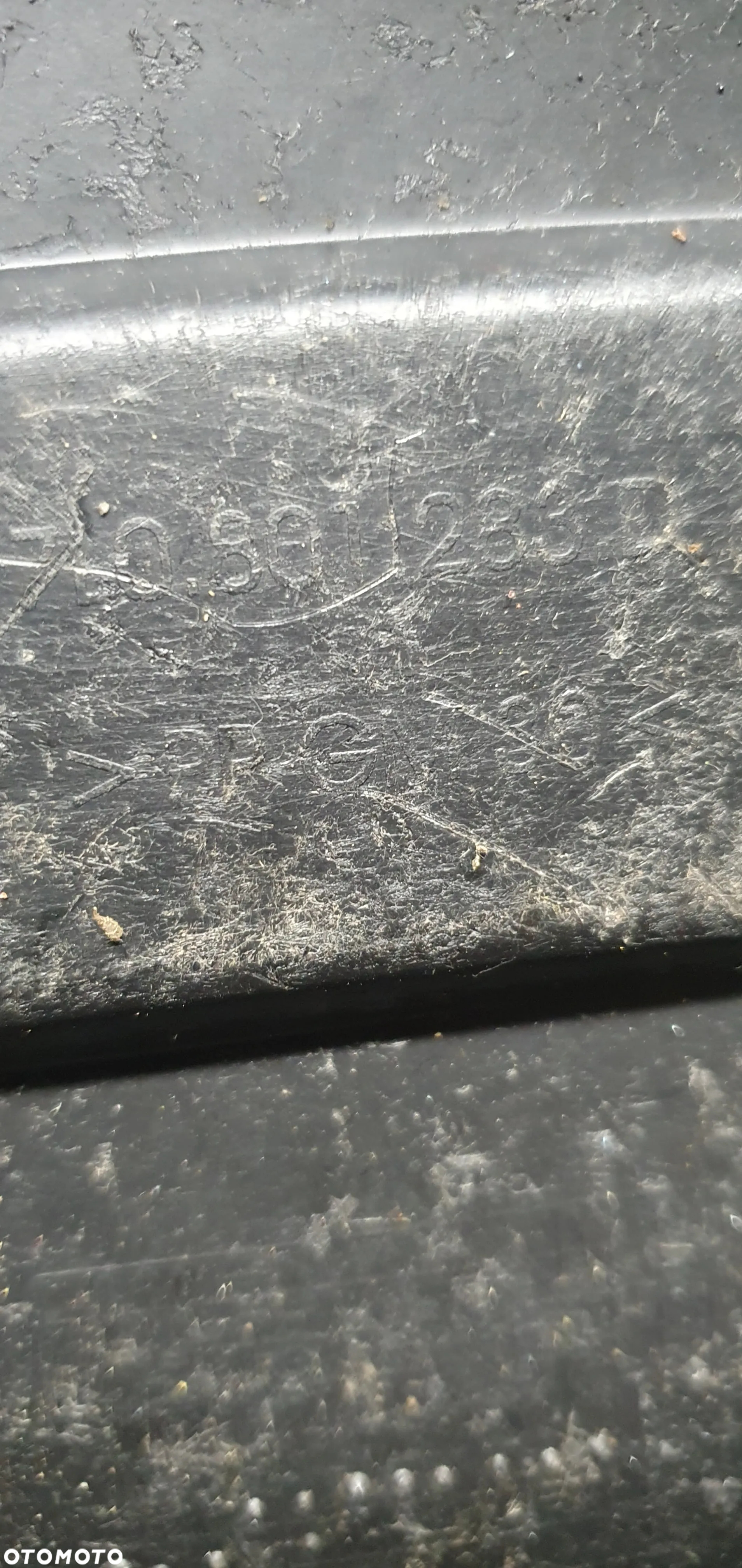 Obudowa podstawa akumulatora VW Touareg 7L 7L0864643B 7L0801283D - 8