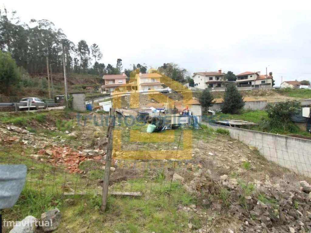 Lote de Terreno com estudo prévio de projeto para uma moradia térre... - Grande imagem: 3/32