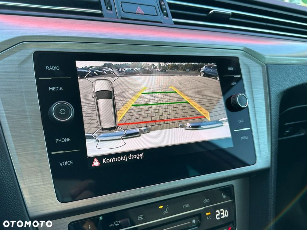Volkswagen Passat Variant 2.0 TDI EVO Business DSG - 24