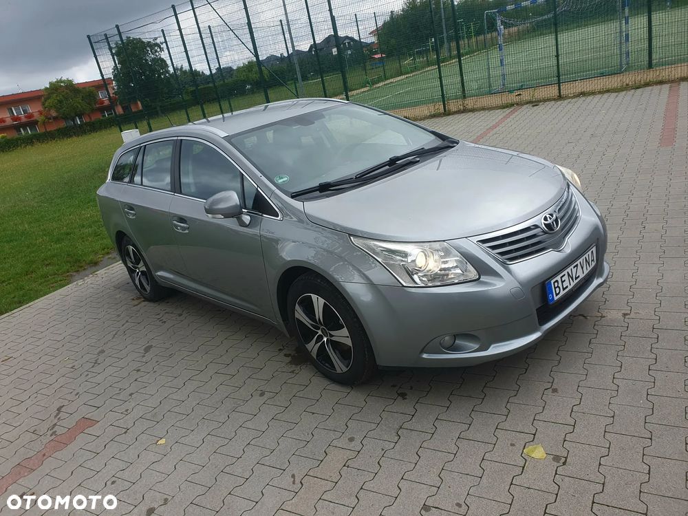 Toyota Avensis 1.8 Sol - 11