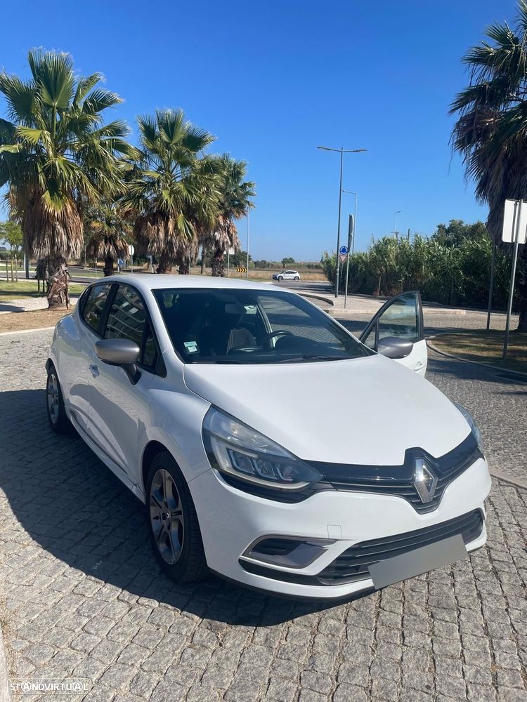 Renault Clio - 11
