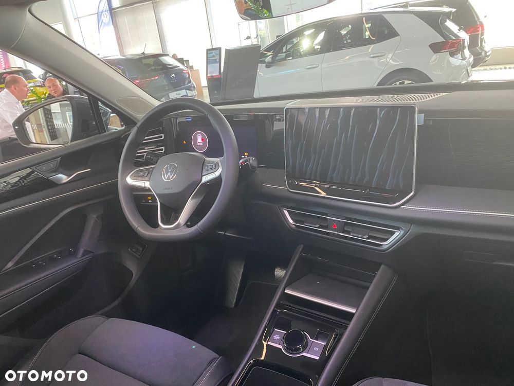 Volkswagen Tiguan - 10