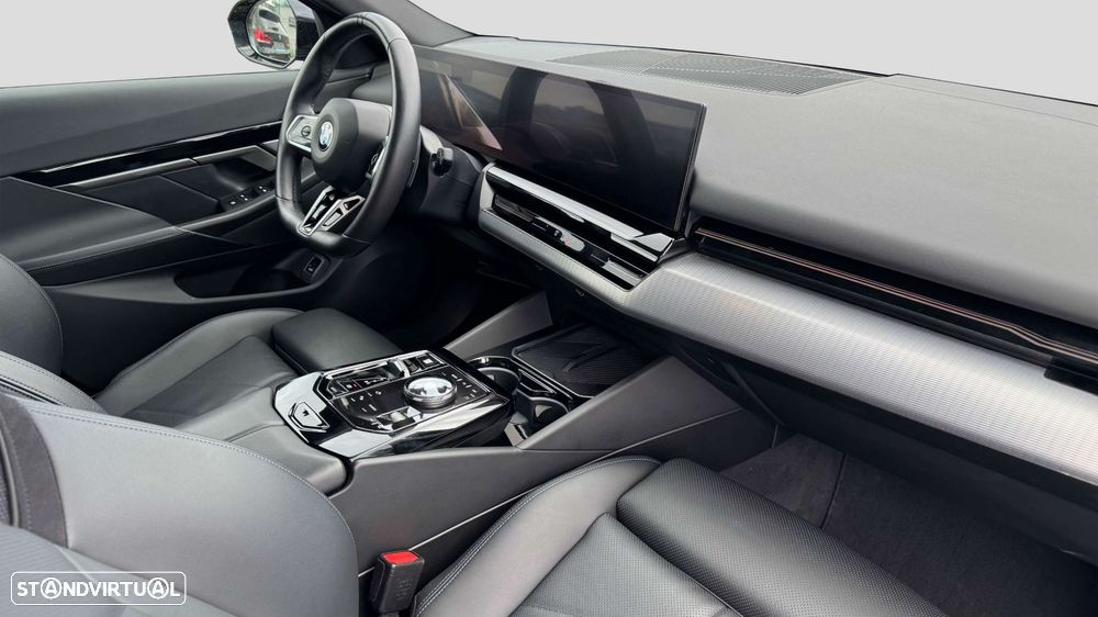 BMW 520 d Pack Desportivo M - 7