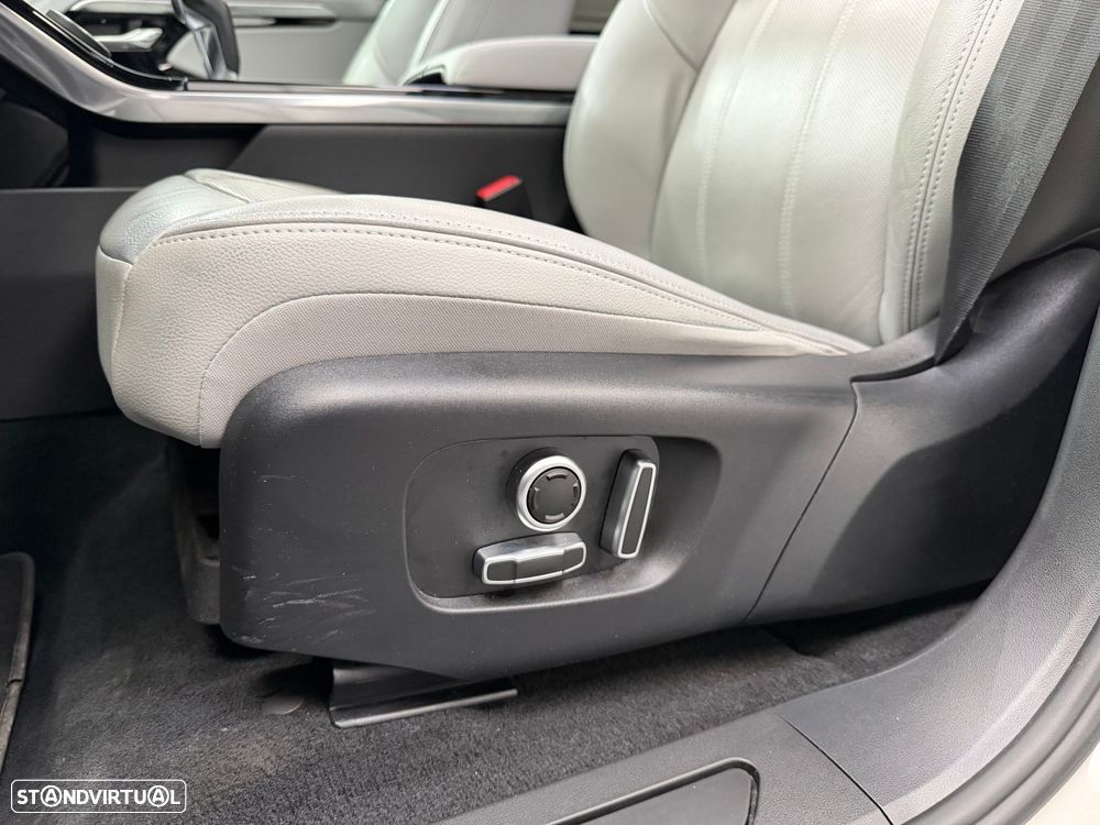 Land Rover Range Rover Evoque P300e R-Dynamic HSE - 21