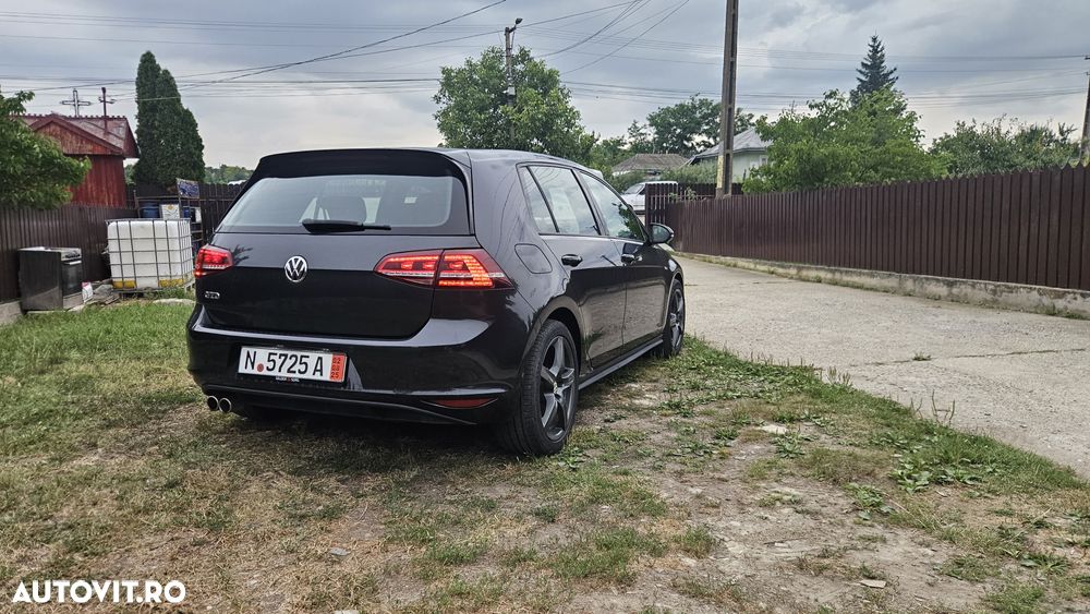 Volkswagen Golf 2.0 TDI BlueMotion Technology Lounge - 4