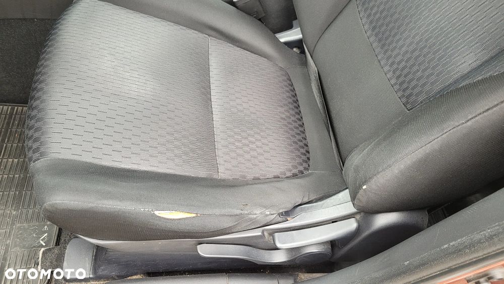 Mitsubishi Outlander 2.2 DID Intense + - 14