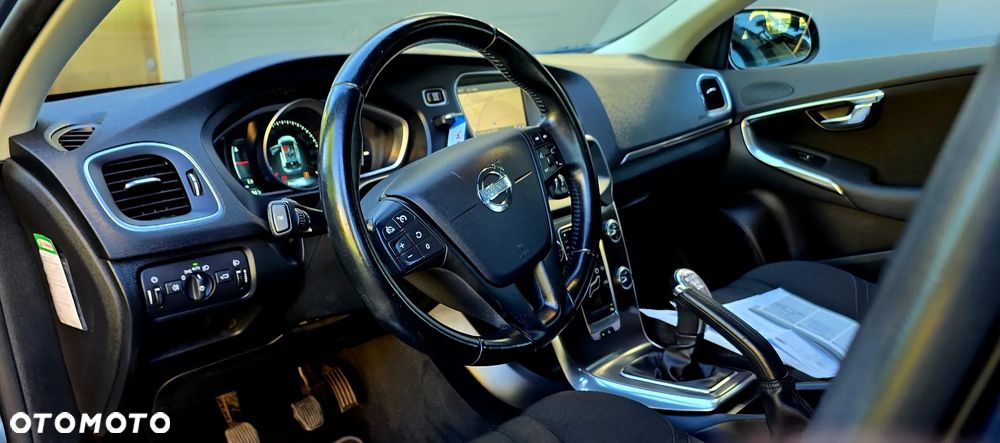Volvo V40 T3 Kinetic - 37