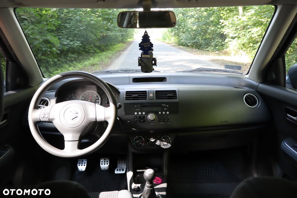 Suzuki Swift 1.3 GC - 15