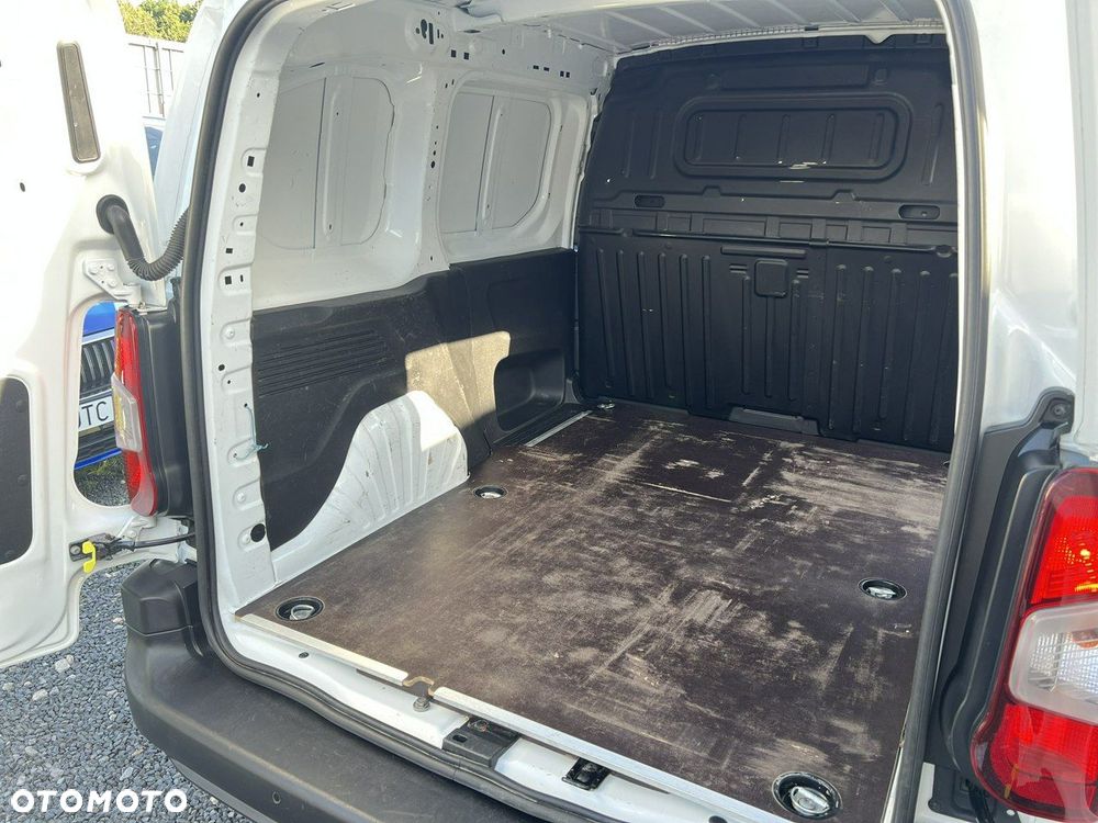 Toyota Proace City 1.5 D-4D Long 2,3t Active (bryg.) - 14