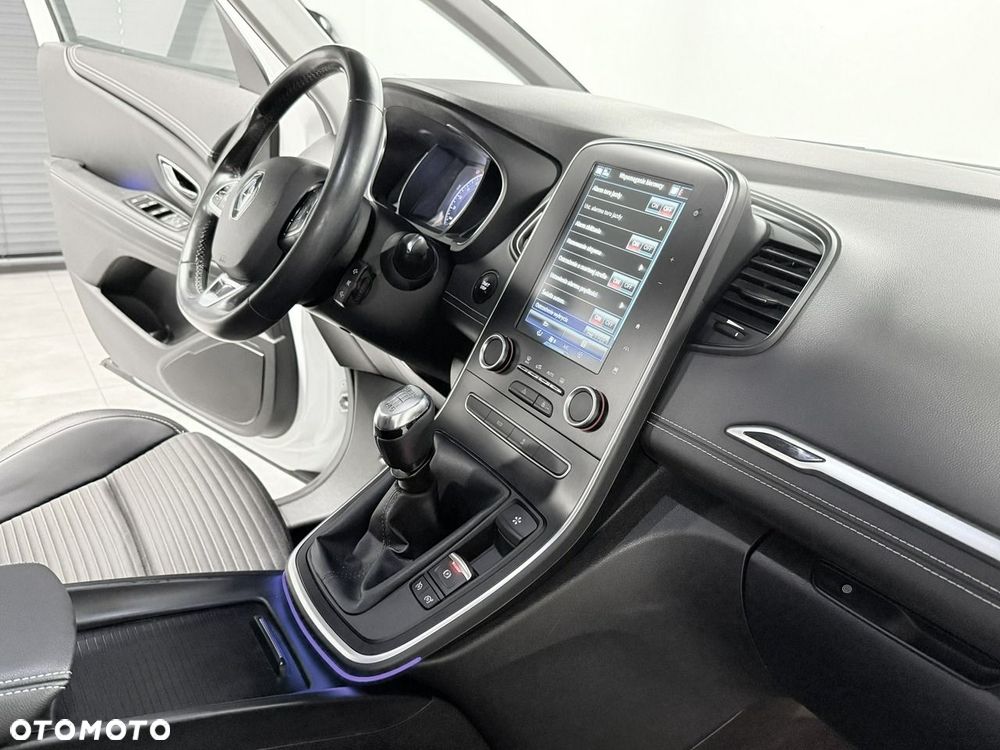 Renault Grand Scenic - 22