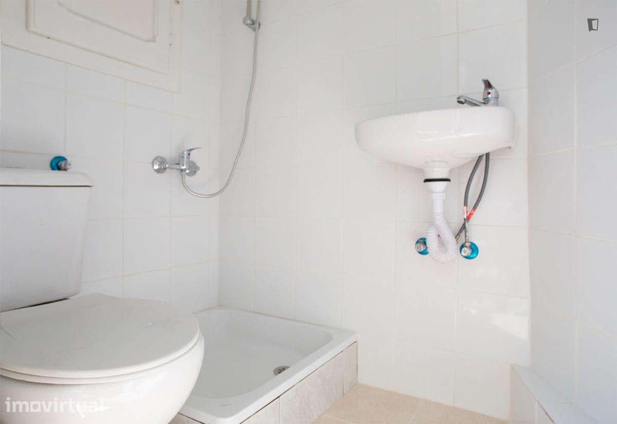 Quarto - localizado em Arroios Lisbon - Grande imagem: 3/12