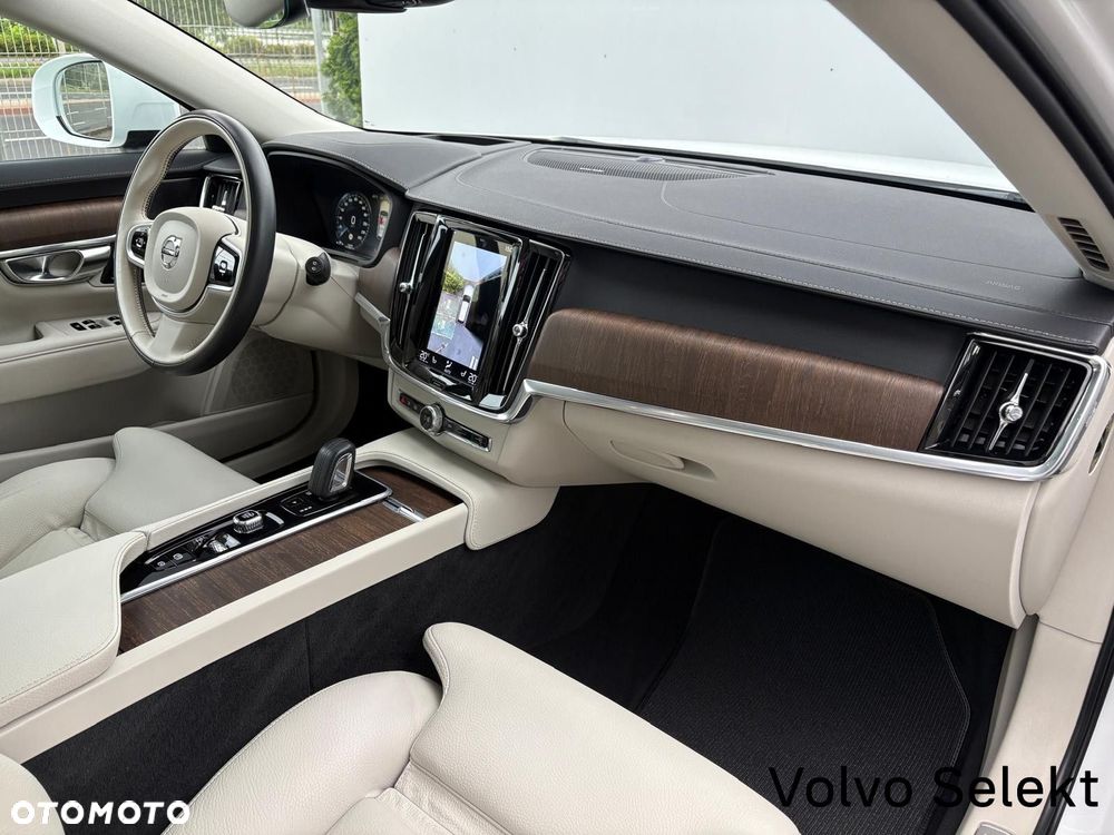 Volvo V90 Cross Country - 16