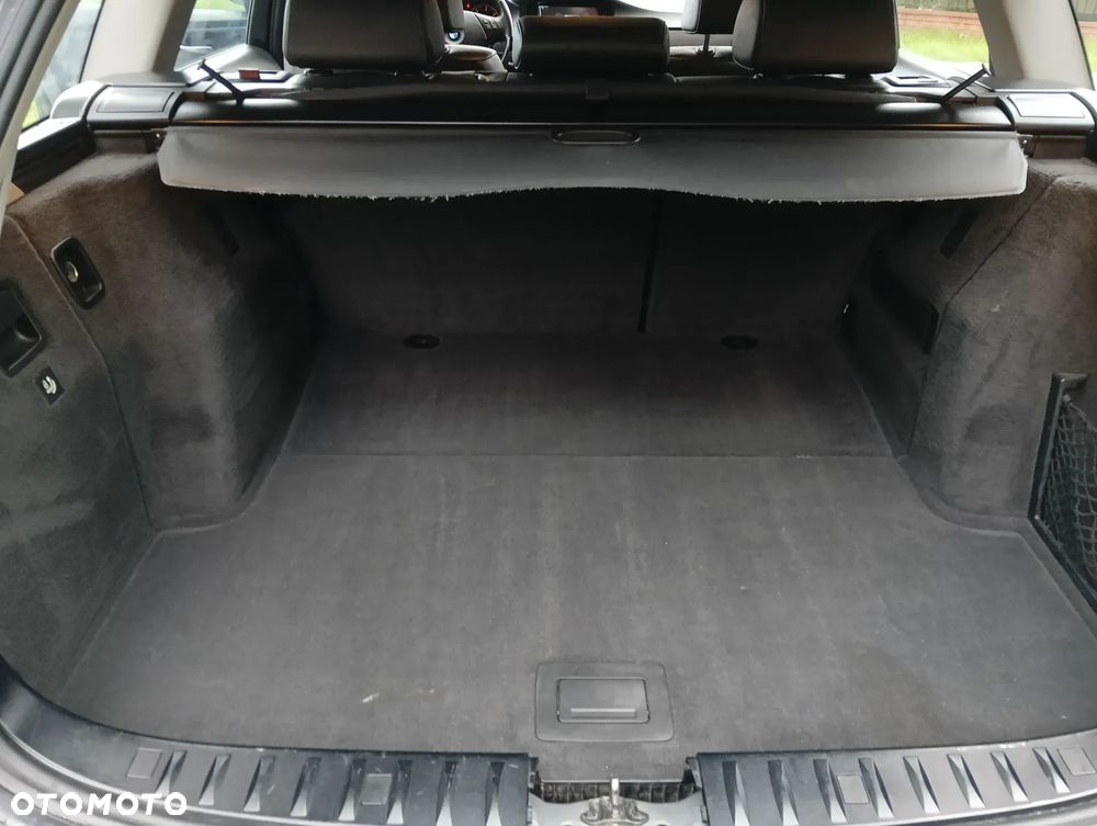 BMW Seria 3 318d DPF Touring - 29