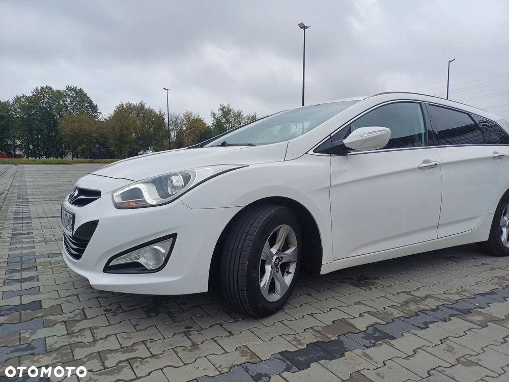 Hyundai i40 Kombi blue 1.6 Family+ - 18