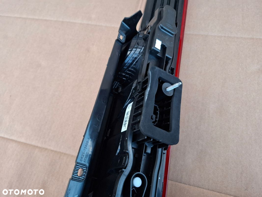 LAMPA TYLNA FORD TRANSIT CUSTOM ORYGINAŁ ŁADNY STAN - 7