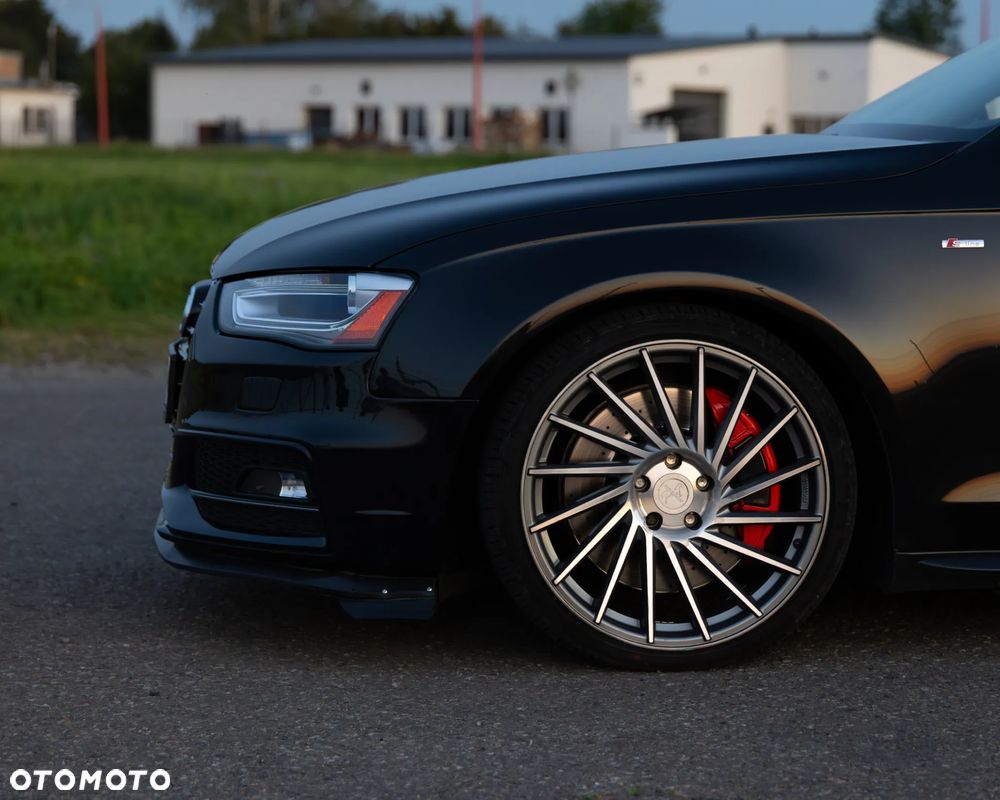 Audi A4 Limousine - 5