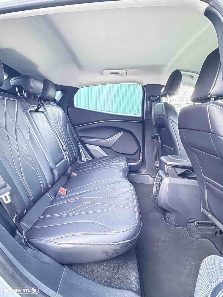 Ford Mustang Mach-E Standard - 31