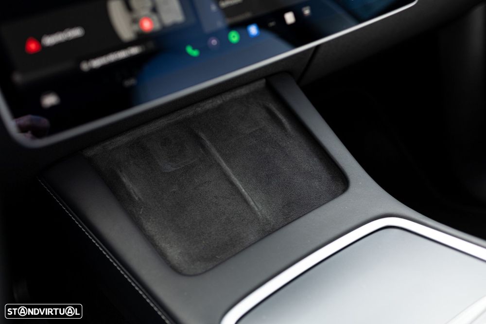 Tesla Model Y Long Range Dual Motor AWD - 36