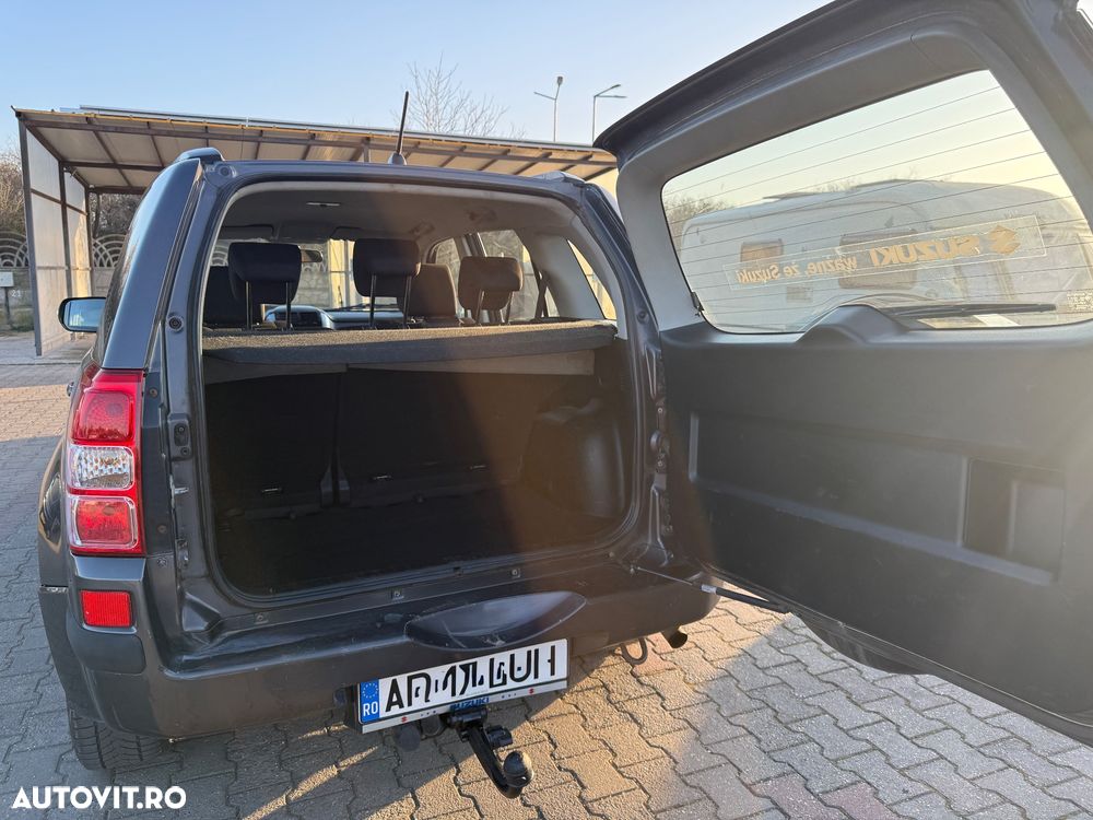 Suzuki Grand Vitara 1.9 DDIS JLX - 3