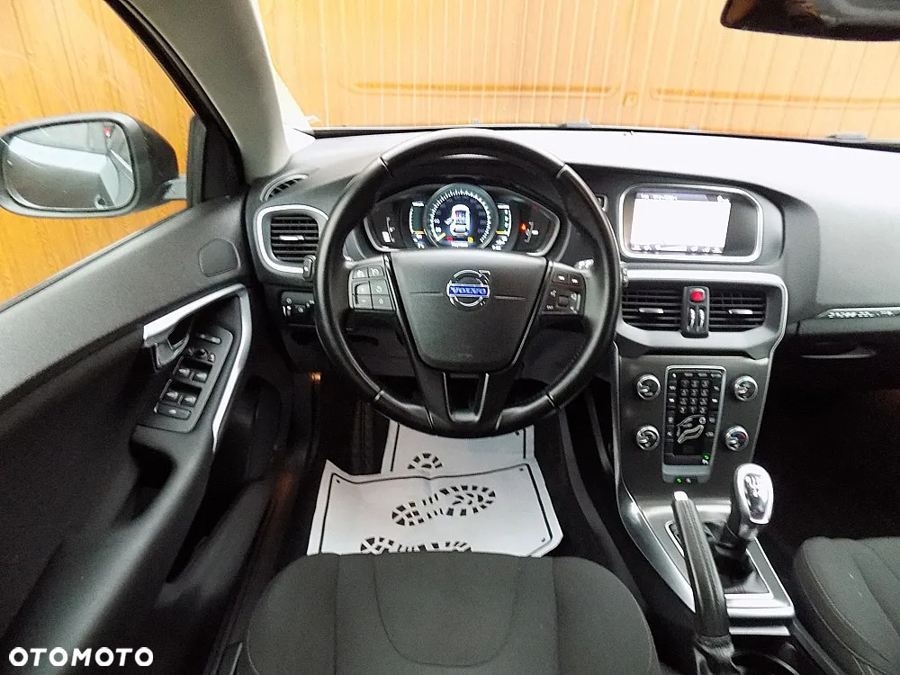 Volvo V40 Cross Country D2 Momentum - 15