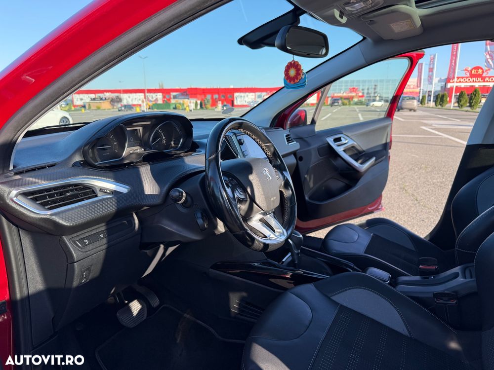 Peugeot 2008 PureTech 110 Stop&Start EAT6 Allure - 16