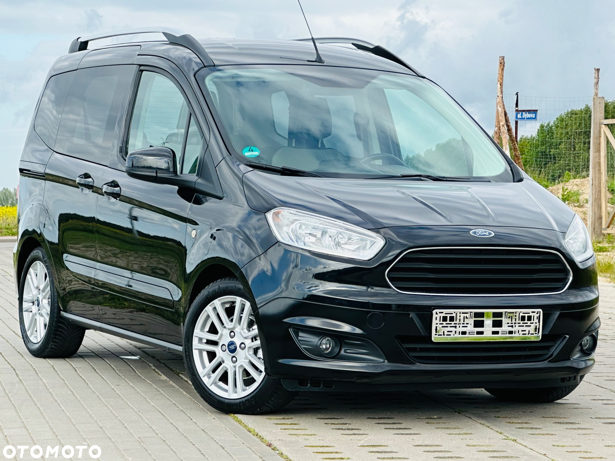 Ford Tourneo Courier 1.0 EcoBoost Titanium - 2