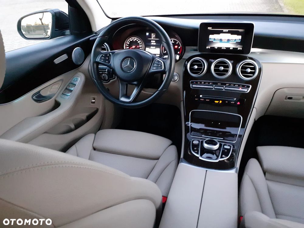 Mercedes-Benz GLC 220 d 4Matic 9G-TRONIC AMG Line - 32