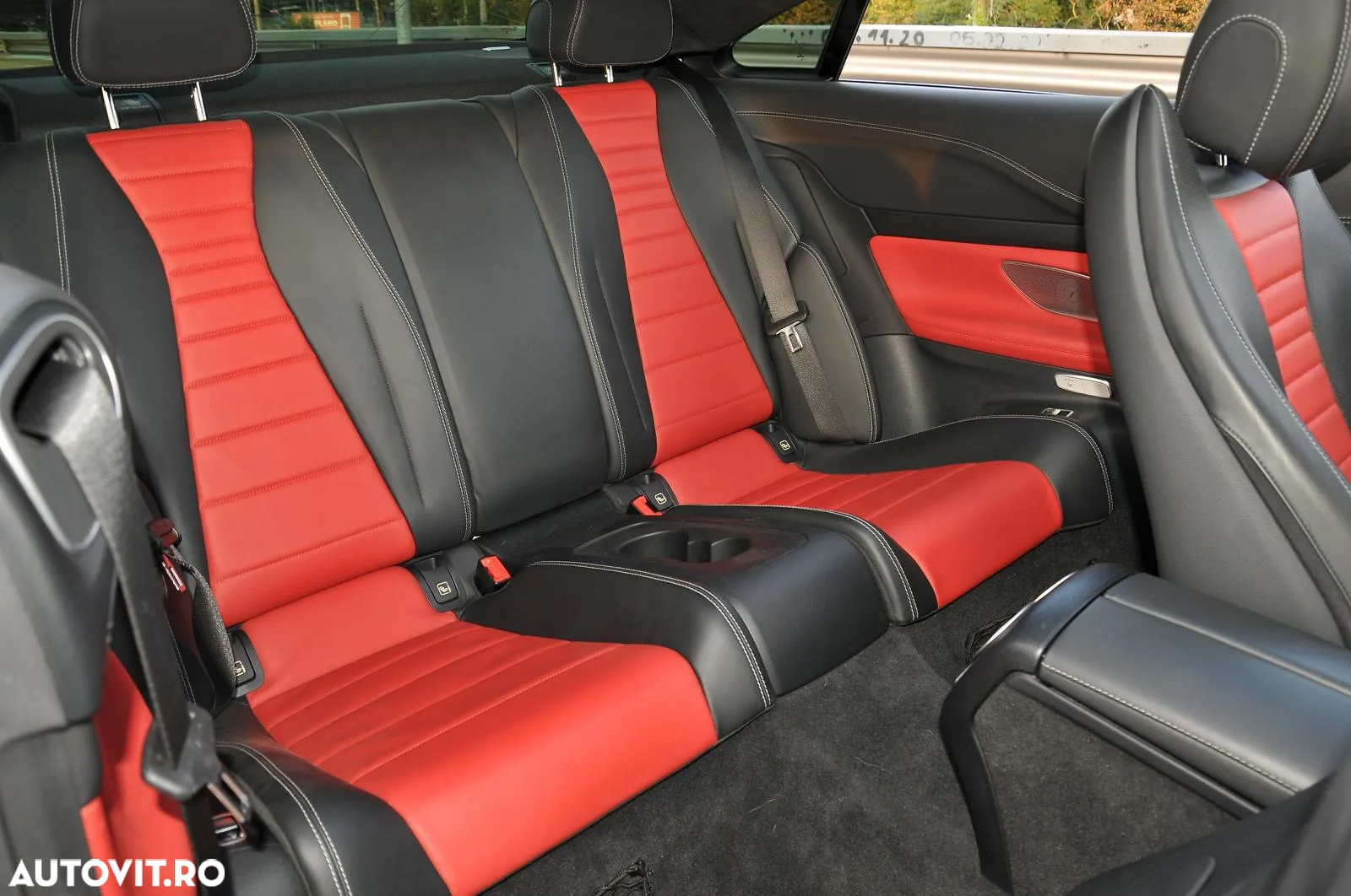Mercedes-Benz E 400 Coupe 4MATIC Aut. - 19