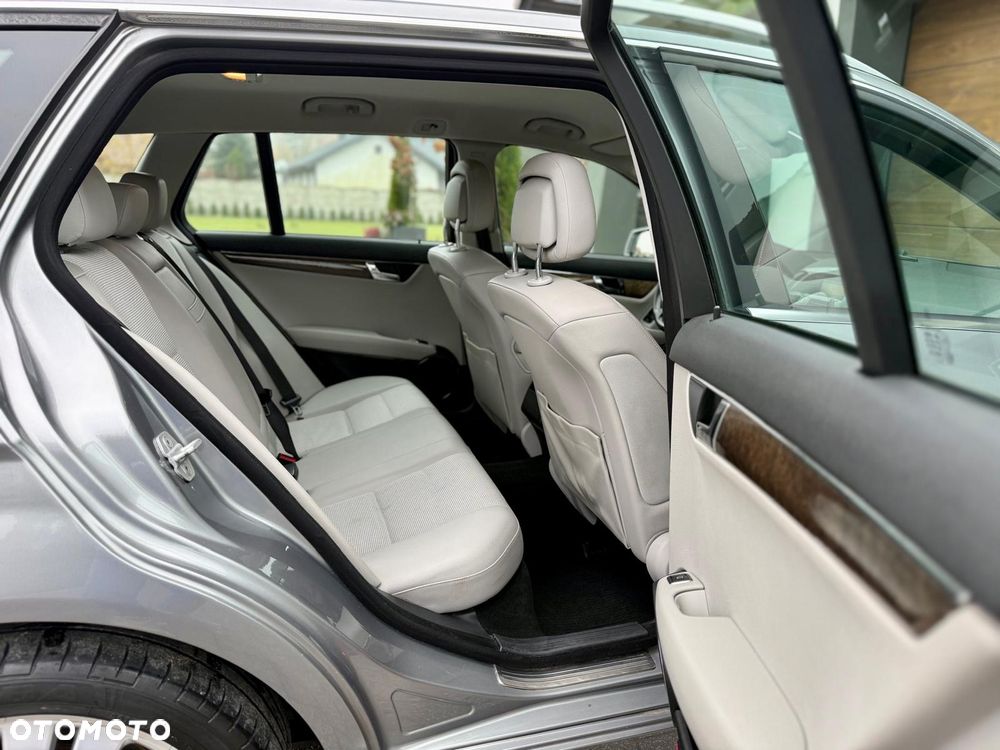 Mercedes-Benz Klasa C - 21