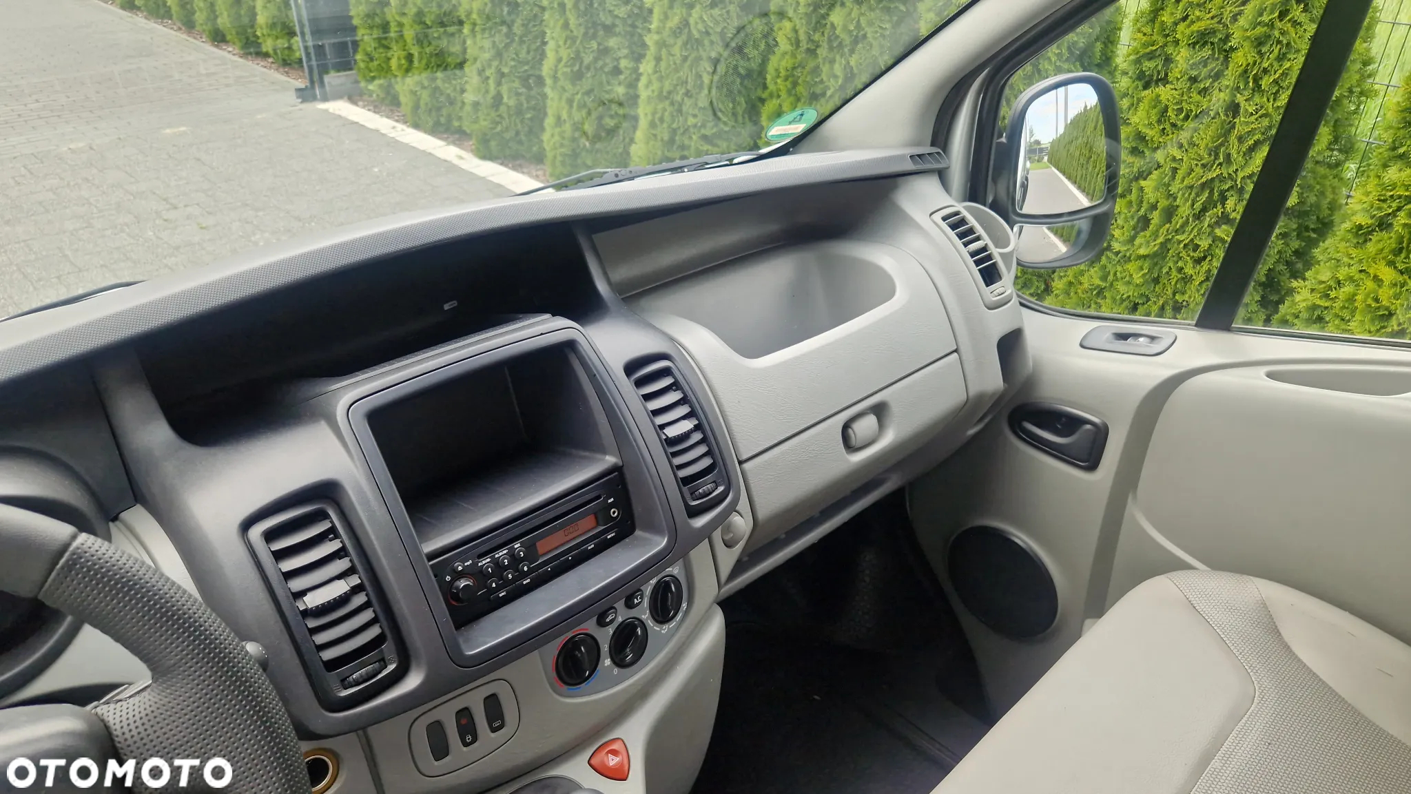Opel Vivaro - 12