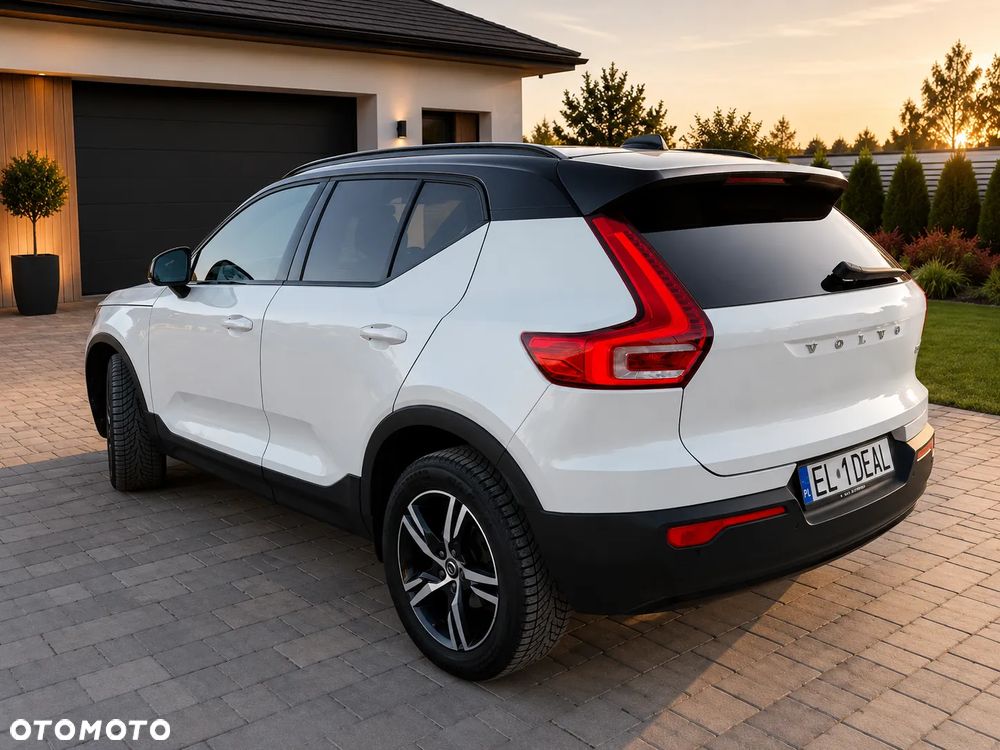Volvo XC 40 T3 R-Design - 3