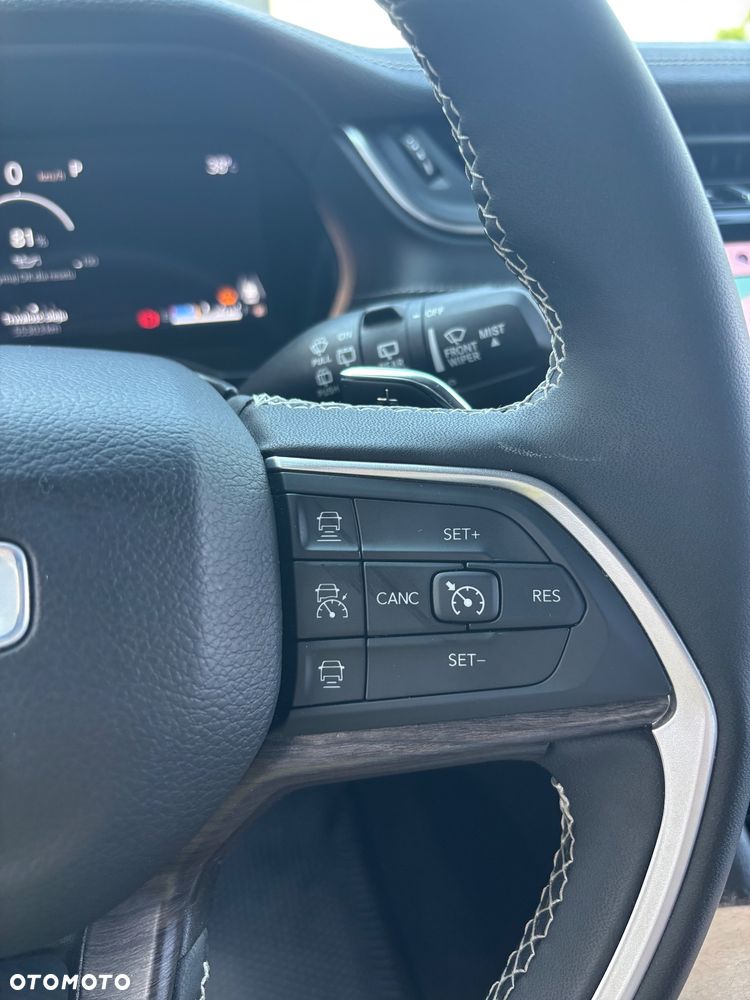 Jeep Grand Cherokee - 9