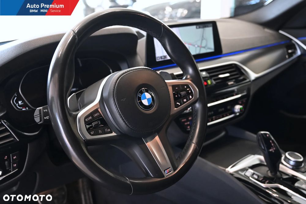 BMW Seria 5 520d xDrive - 9