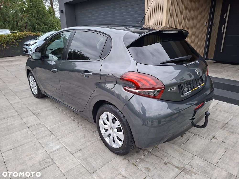 Peugeot 208 2017 photo 3