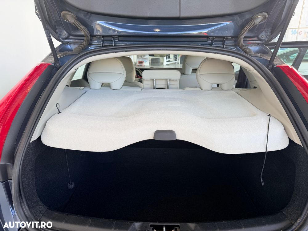 Volvo V40 D3 Geartronic Momentum - 35