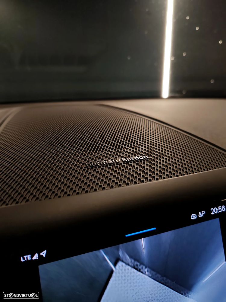 Volvo XC 60 T6 AWD Recharge Geartronic RDesign Expression - 24