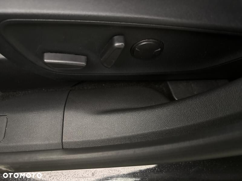 Ford Kuga - 19