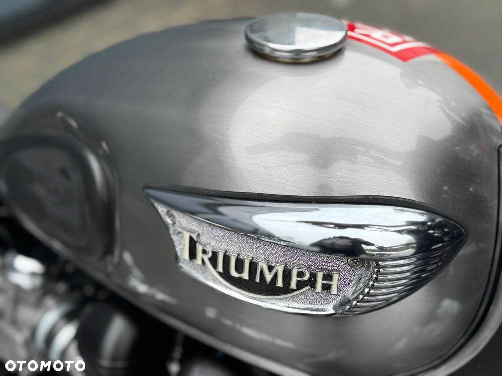 Triumph Bonneville - 28