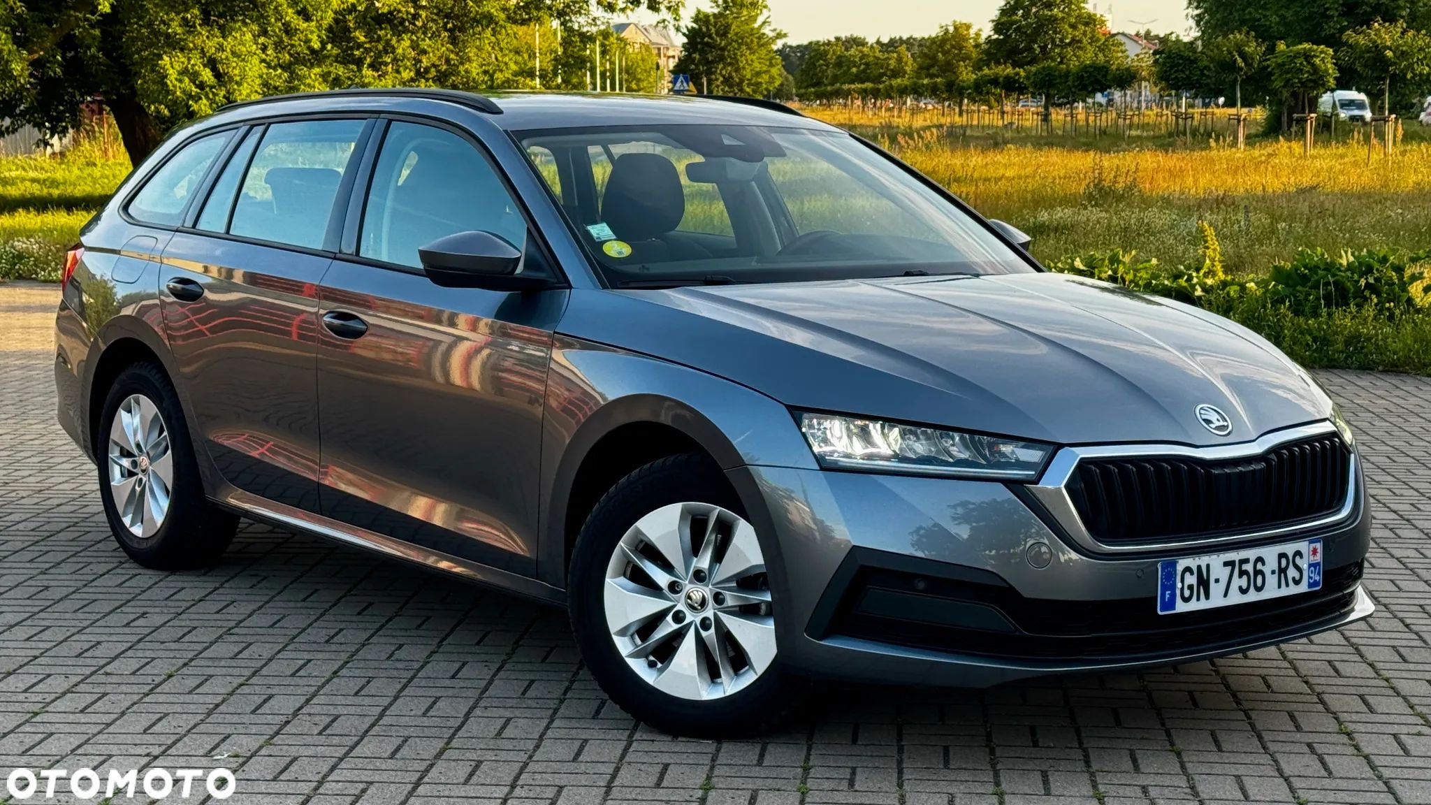 Skoda Octavia 2.0 TDI DSG Ambition - 1