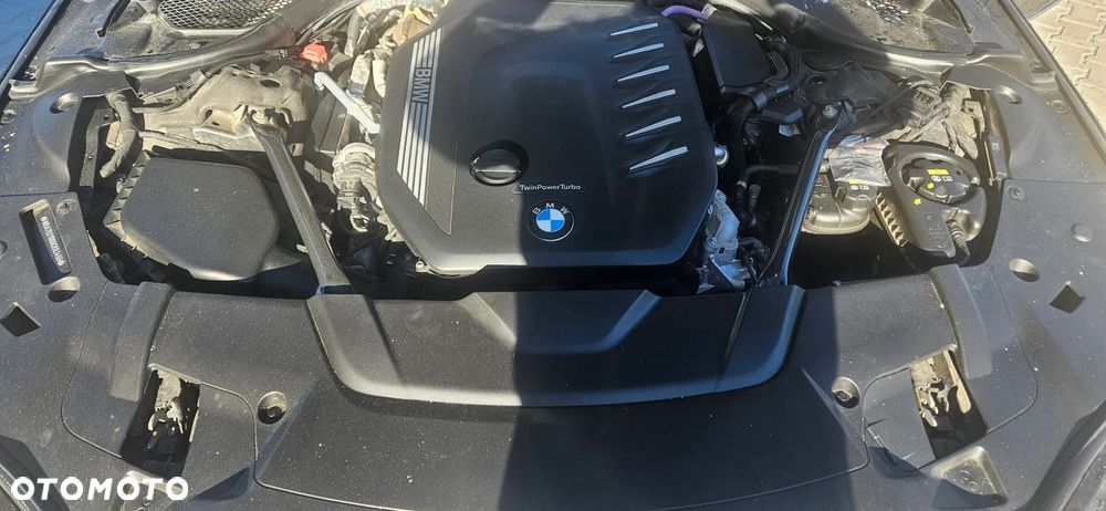 BMW Seria 7 740d xDrive mHEV - 25
